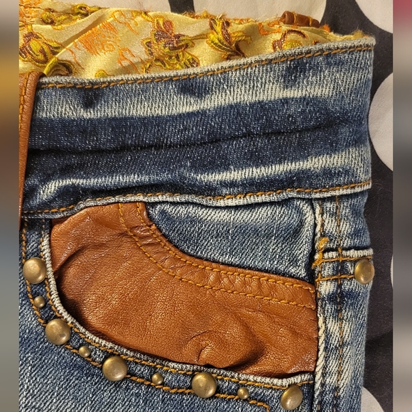 Jou Jou Denim Mini Skirt Leather on Pockets - Picture 4 of 6